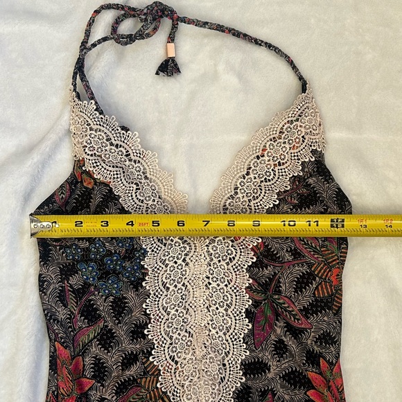 Allihop Anthropologie Lace Front Tropical Floral
Bathing Suit Size XS - Picture 3 of 8